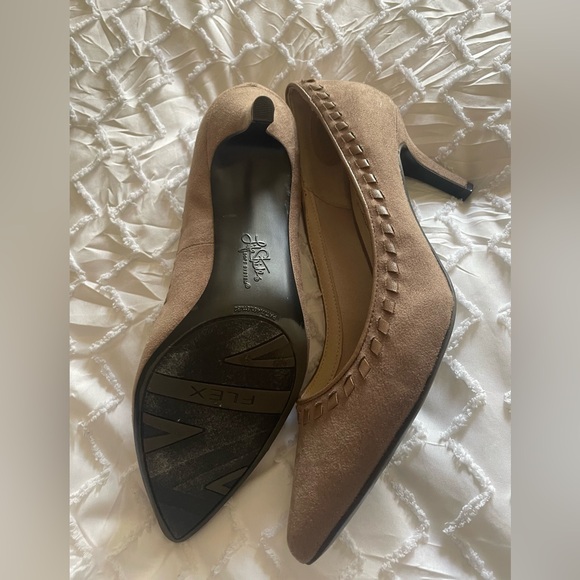 Lifestride Light Brown Suede Pointed Toe Heels - Picture 4 of 4